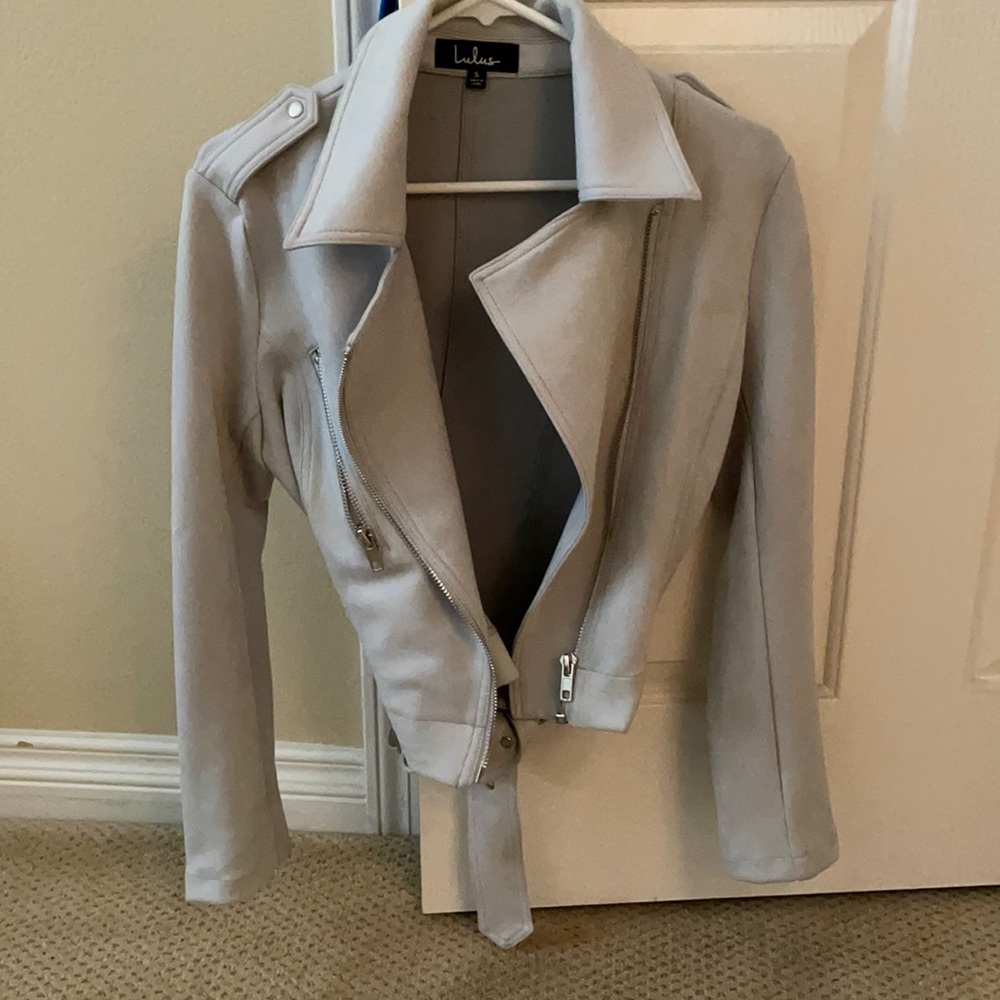 Lulus light weight faux suede jacket with belt